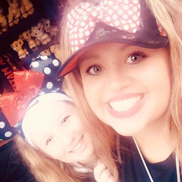 Meet your Posher, Amanda - Picture 1 of 1